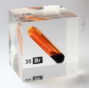 606px-Bromine_vial_in_acrylic_cube